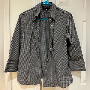 EUC JONES NEW YORK SIGNATURE, TAILORED LONG SLEEVE SHIRT. Size M.